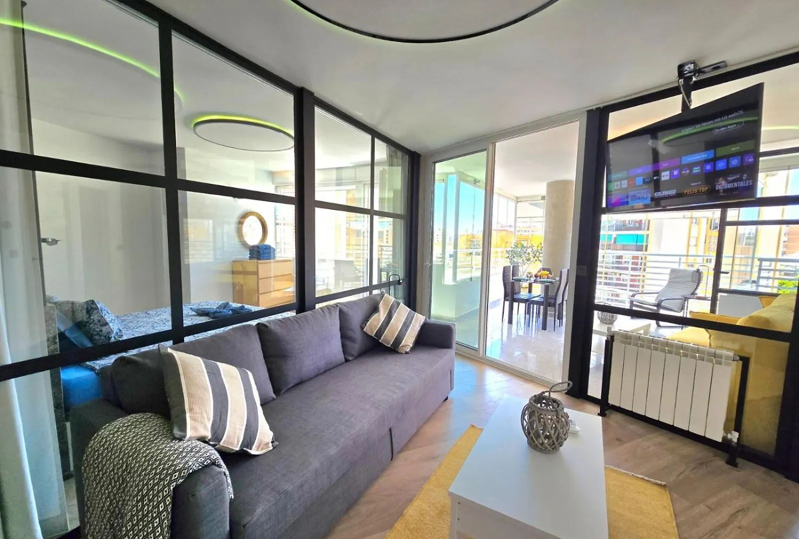 Crystal Elegance City Center Apartment With Seasonal Pool Torremolinos