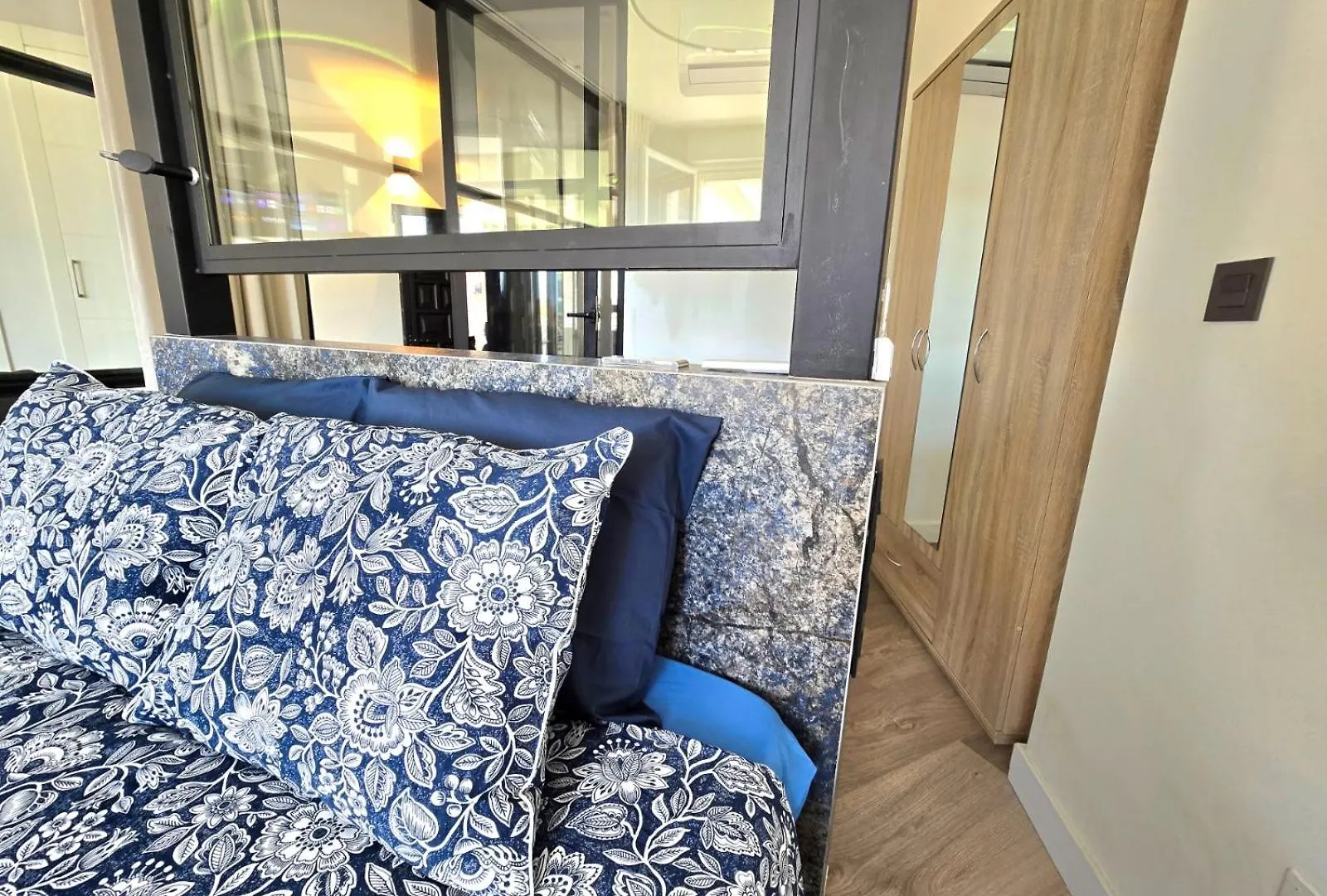 Crystal Elegance City Center Apartment With Seasonal Pool Torremolinos