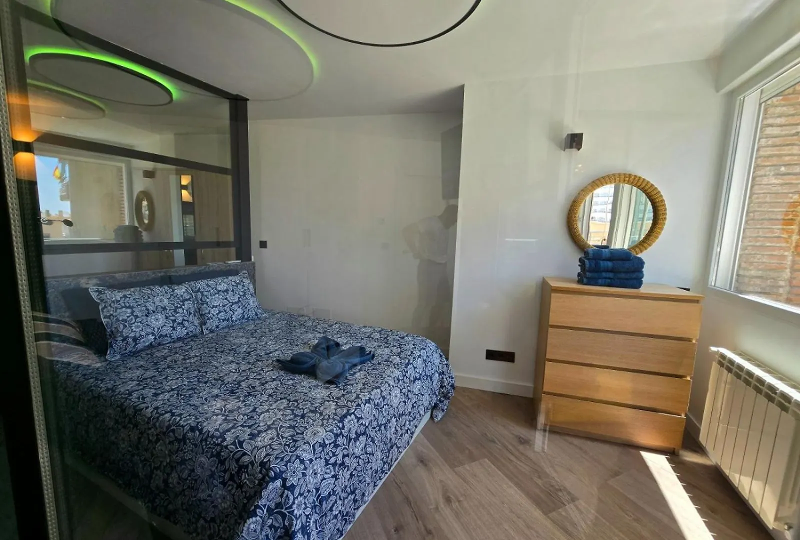 Crystal Elegance City Center Apartment With Seasonal Pool Torremolinos