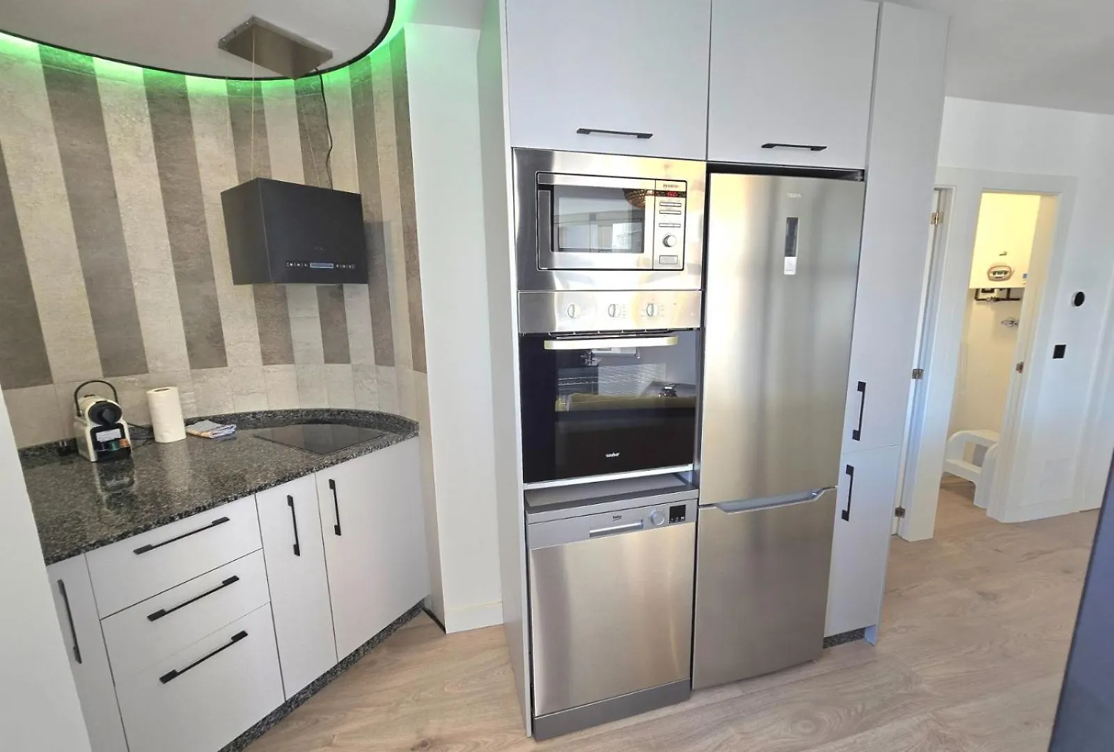 Crystal Elegance City Center Apartment With Seasonal Pool Torremolinos 0*,  Spain