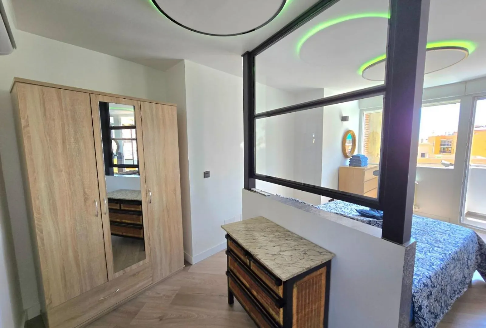 Crystal Elegance City Center Apartment With Seasonal Pool Torremolinos