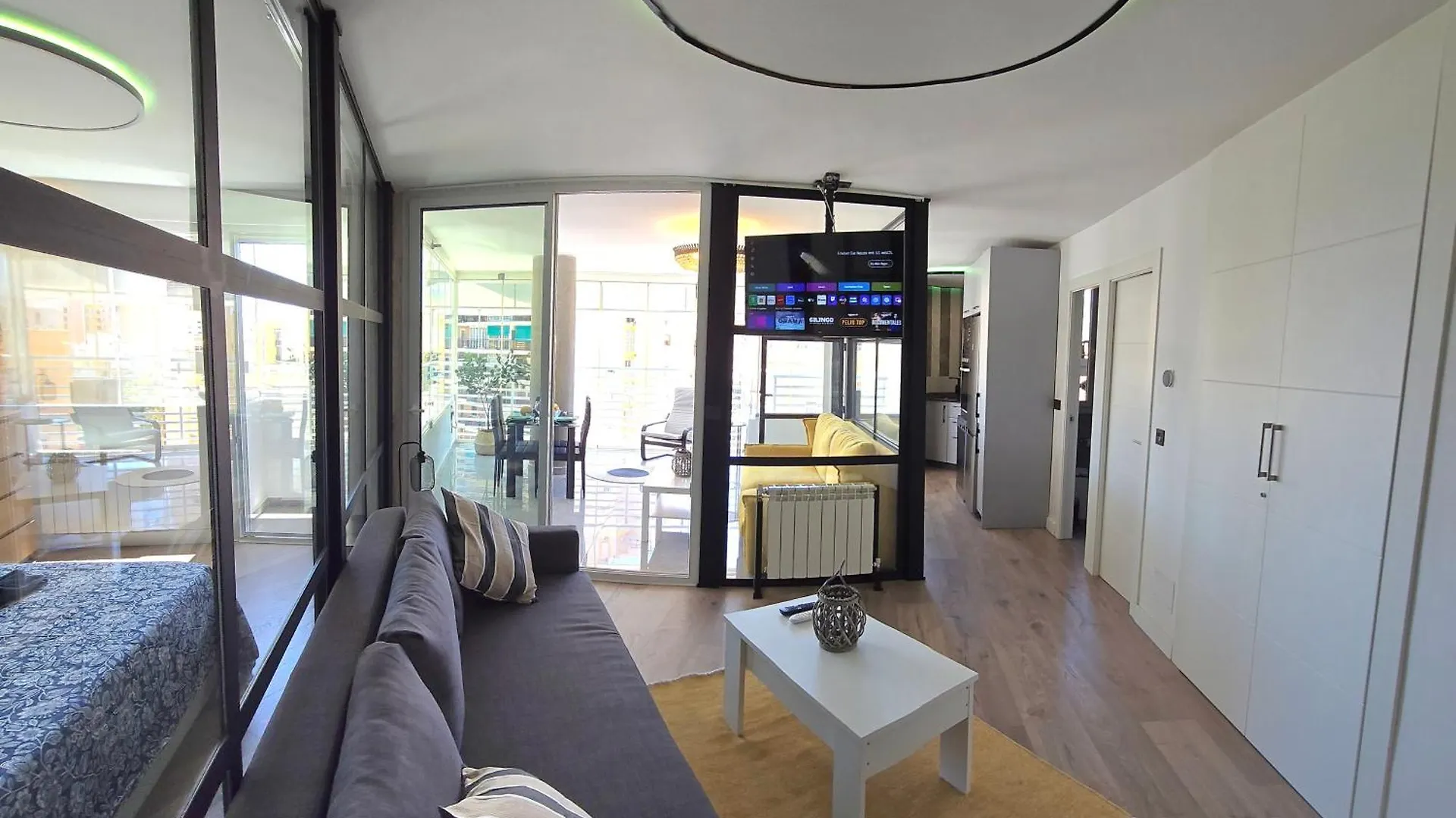 Crystal Elegance City Center Apartment With Seasonal Pool Torremolinos